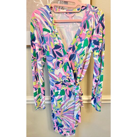 Lilly Pulitzer Tiki Wrap Romper Size Medium - Picture 2 of 3